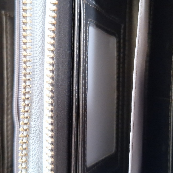 MK Knock off ? wallet - Picture 3 of 4